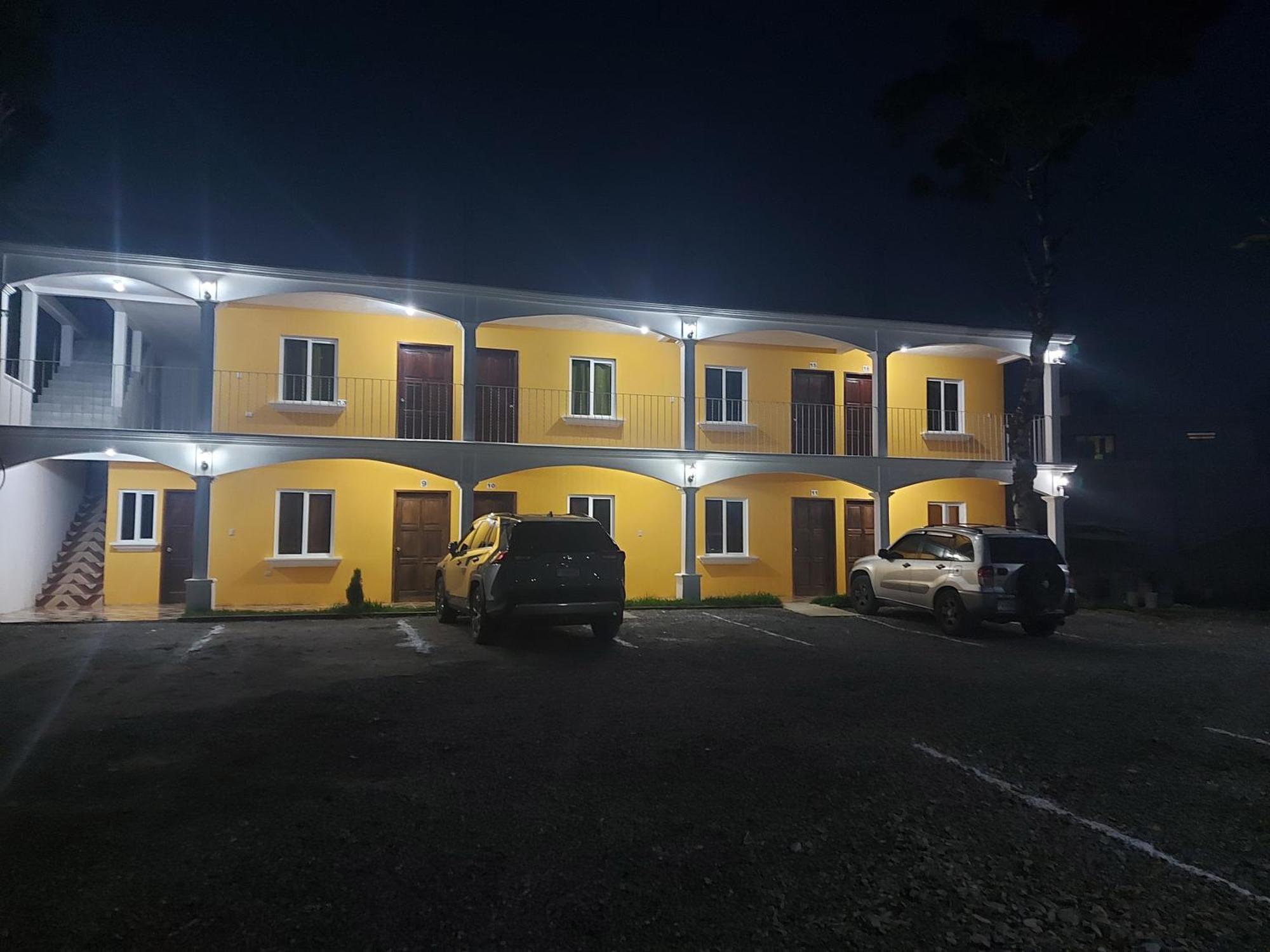 Hotel Los Reyes โคบาน ภายนอก รูปภาพ
